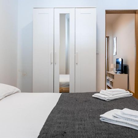 Entrecampos - Family Apartment With Terrace リスボン エクステリア 写真