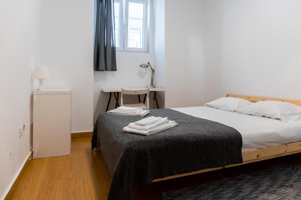 Entrecampos - Family Apartment With Terrace リスボン エクステリア 写真