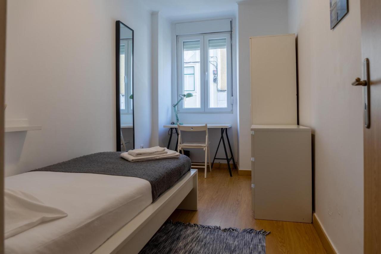 Entrecampos - Family Apartment With Terrace リスボン エクステリア 写真