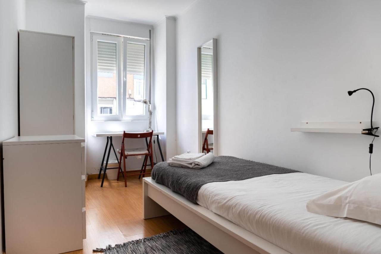 Entrecampos - Family Apartment With Terrace リスボン エクステリア 写真