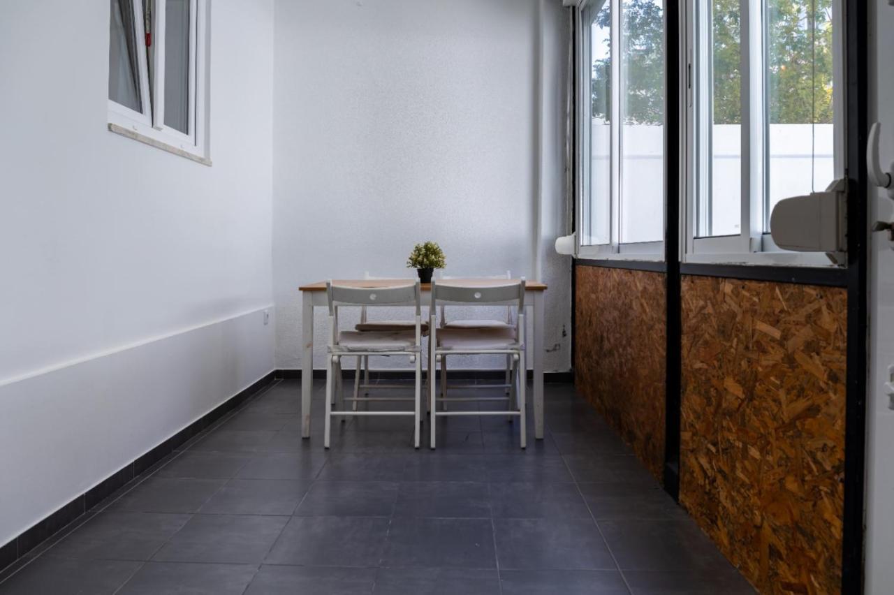 Entrecampos - Family Apartment With Terrace リスボン エクステリア 写真